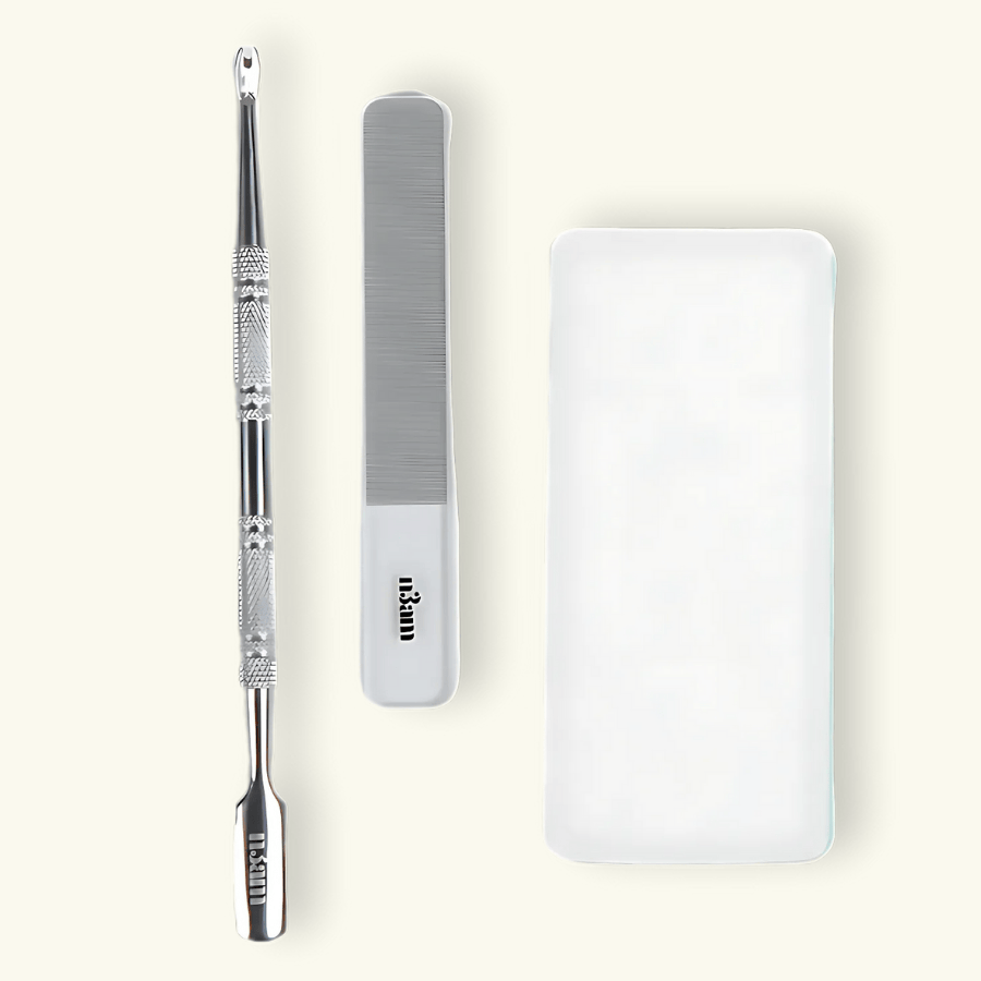 Kit de soin pour les ongles naturels sans gel ni semi-permanent, composé d'un coupe cuticule, d'une lime à ongles en verre, d'un tampon polissoir et d'un sac de transport en tissu