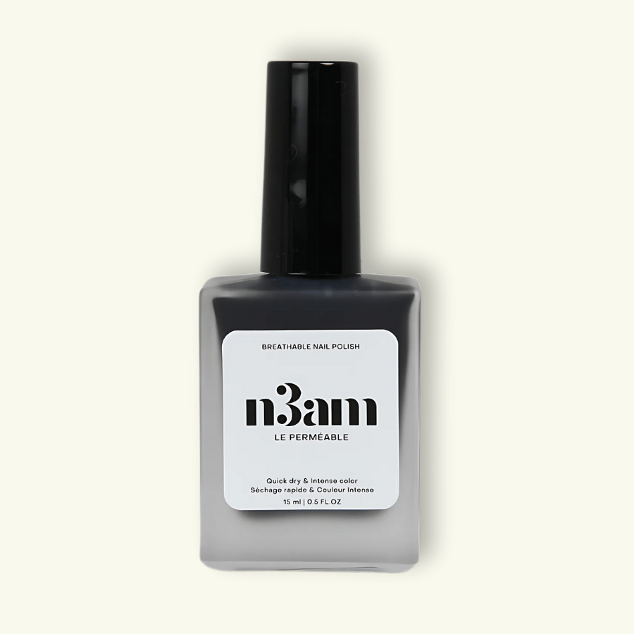 Vernis perméable noir intense de la marque n3am