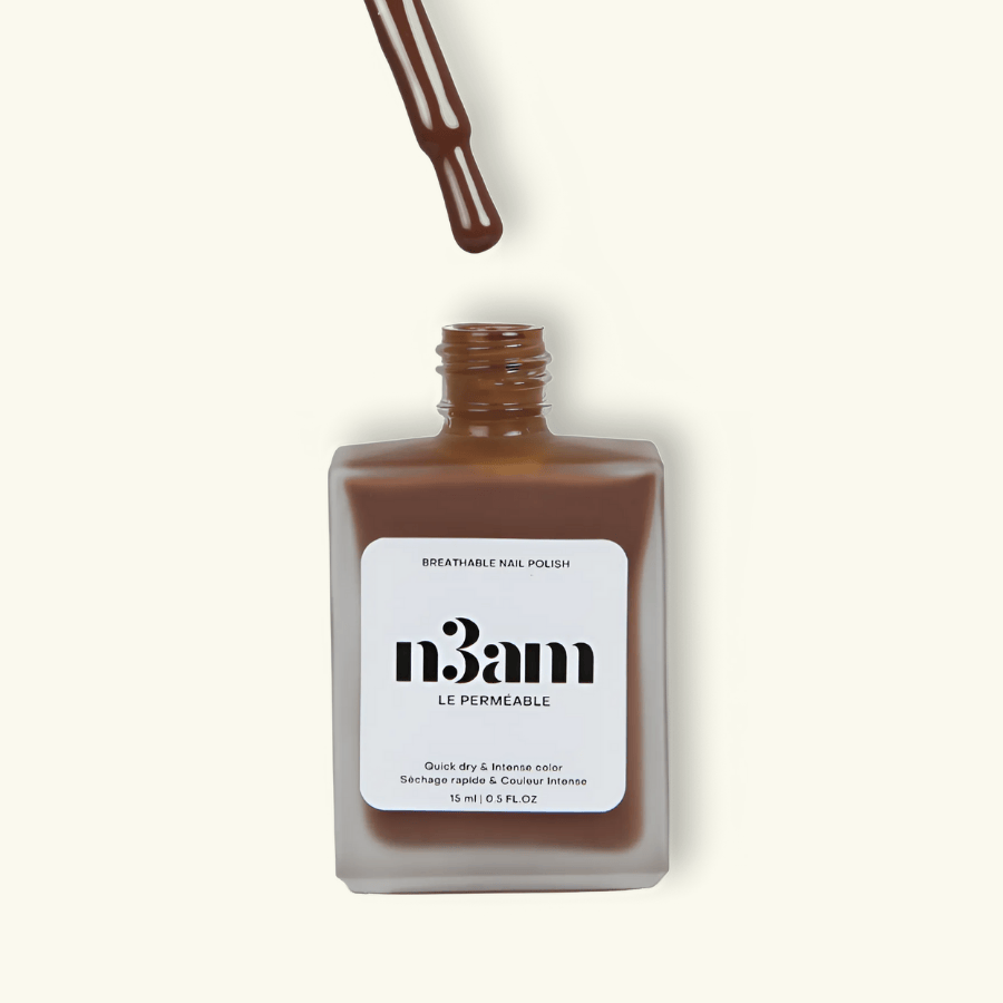 Vernis à ongles perméable et halal marron chocolat de la marque n3am