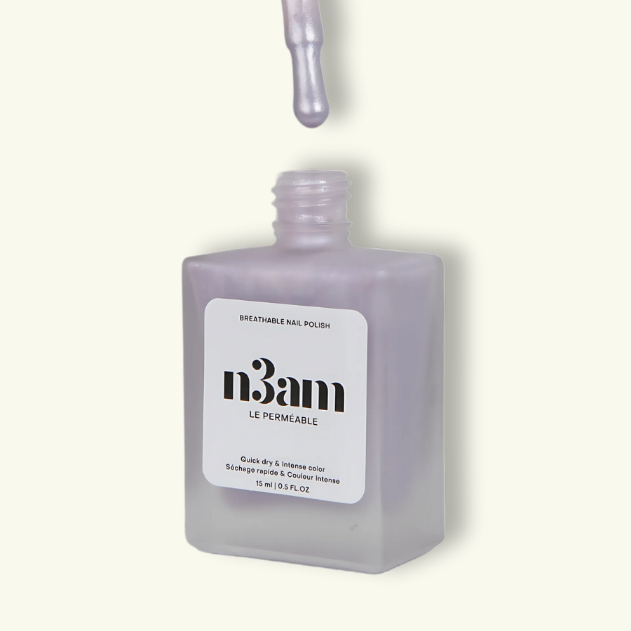 Flacon de vernis à ongles halal et perméable shiny couleur métallique argent de la marque n3am