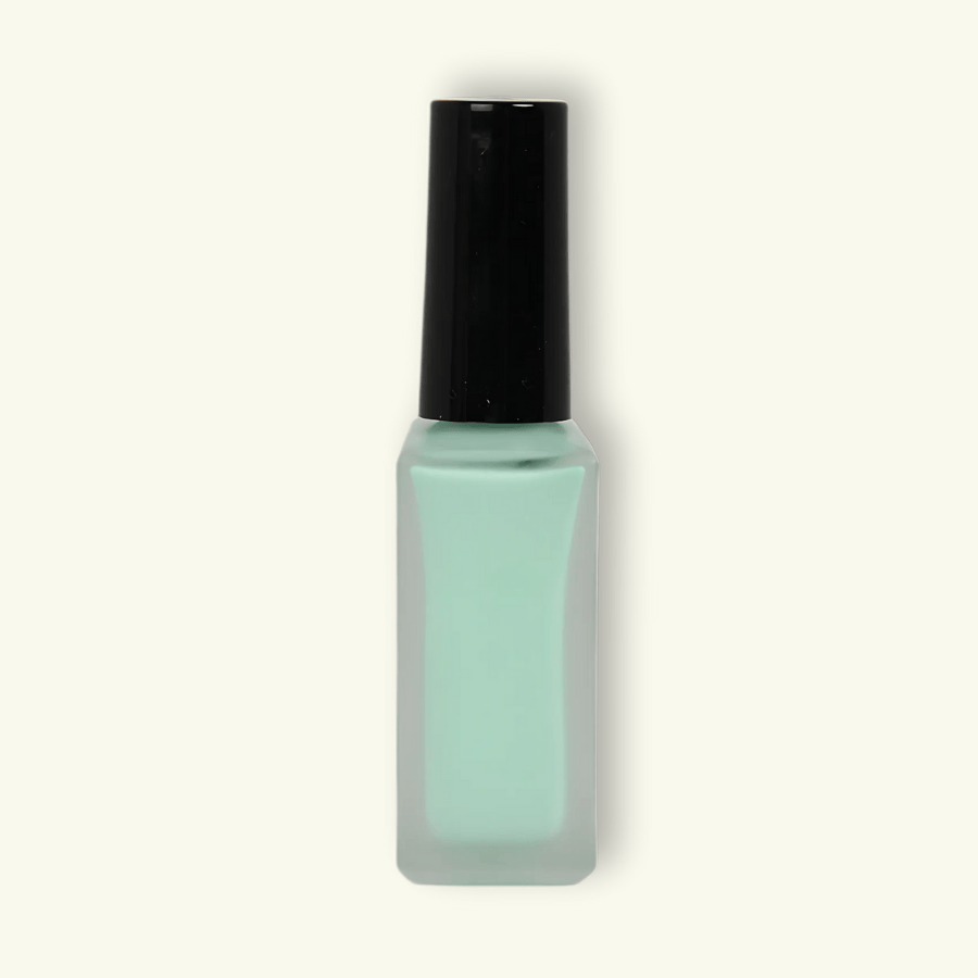 Flacon de vernis perméable et halal vert pastel de la marque n3am