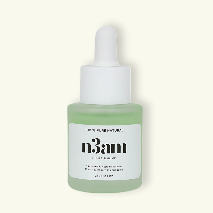 Flacon de l'Huile Sublime n3am : huile pour cuticules 100% naturelle avec flacon compte-gouttes, hydrate et renforce les ongles naturels. Facilite la coupe des cuticules.