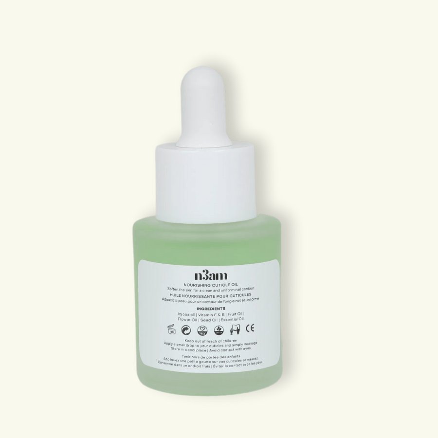 Flacon de l'Huile Sublime n3am : huile pour cuticules 100% naturelle avec flacon compte-gouttes, hydrate et renforce les ongles naturels. Facilite la coupe des cuticules.